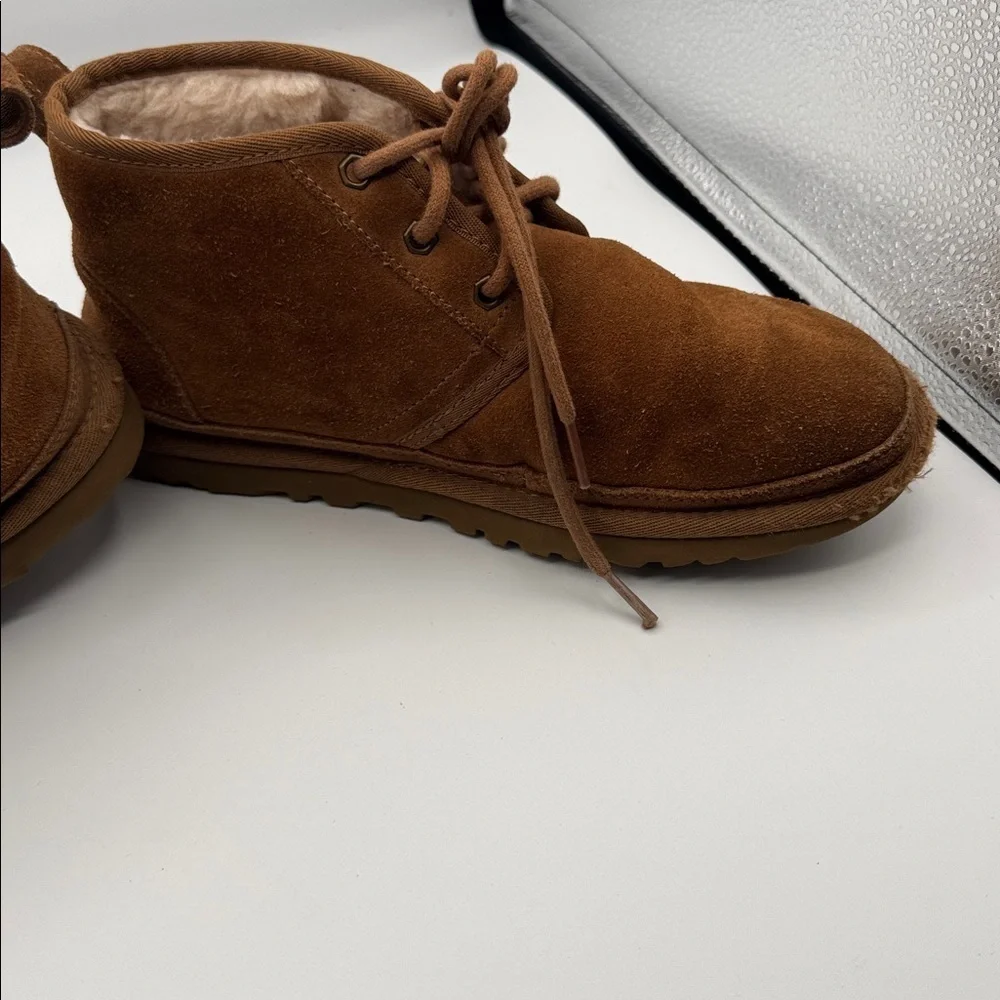 UGG Neumel Chestnut Suede Mens Chukka Boot 3236-CHE size 7 shoes Sherpa lined